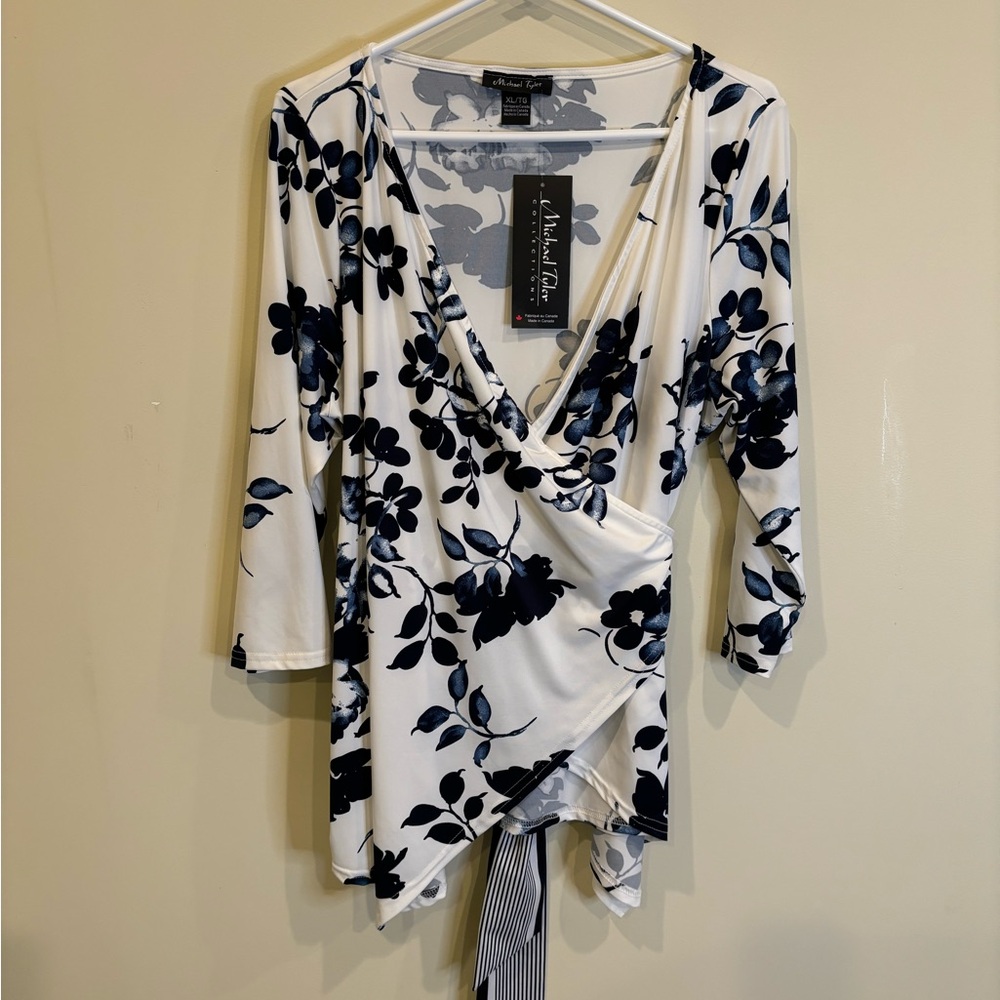 MICHAEL TAYLOR WHITE AND BLUE FLORAL TOP